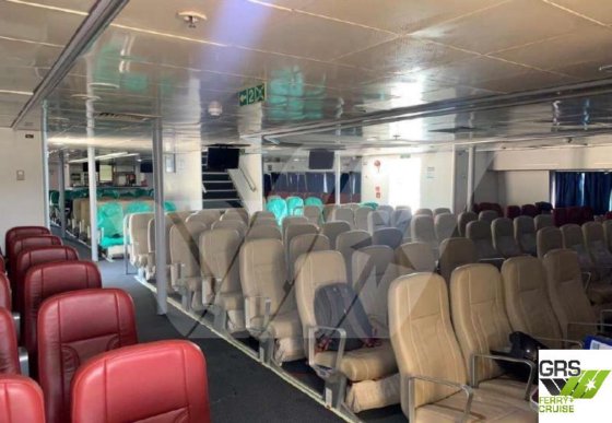 40m、304人乗りの客船を販売します