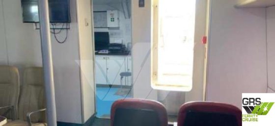 40m、304人乗りの客船を販売します