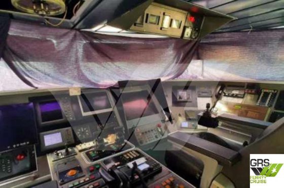 40m、304人乗りの客船を販売します