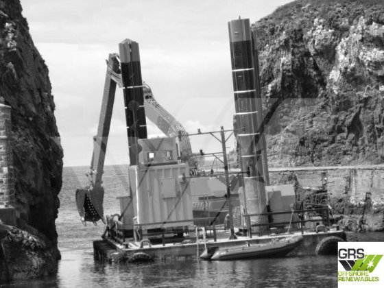 ドッキング済み、塗装済みの23m作業船を販売します