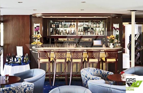 110m、98人乗りの宿泊船を販売します