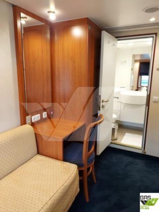 110m、98人乗りの宿泊船を販売します