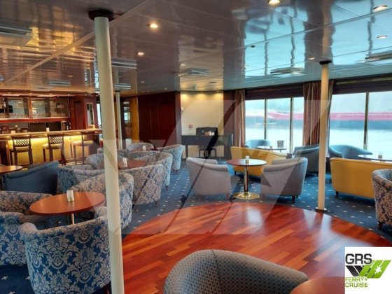 110m、98人乗りの宿泊船を販売します