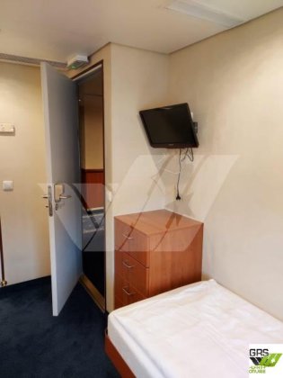 110m、98人乗りの宿泊船を販売します