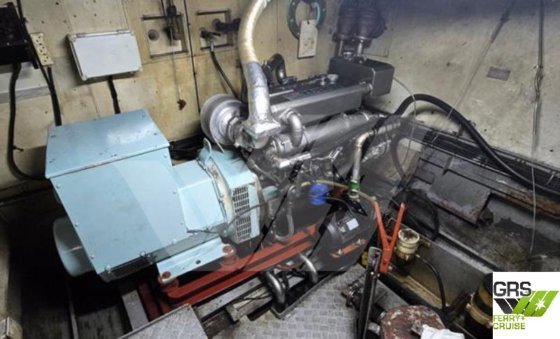 29m、285人乗りの客船を販売します