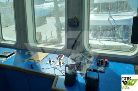 49mの旅客用RORO船を販売します