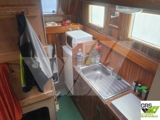 待售15米1.8吨起重机工作船