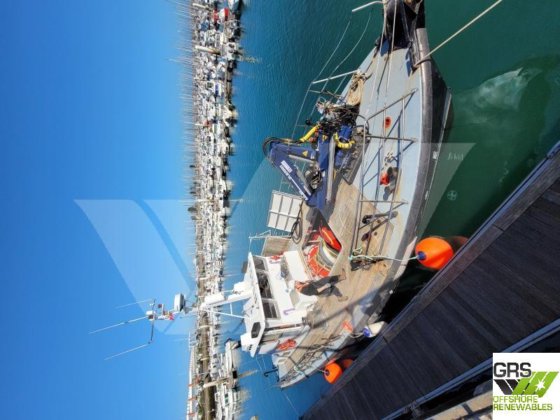 待售15米1.8吨起重机工作船