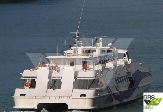 40m、319人乗りの客船を販売します