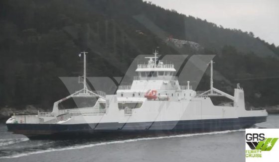 114米 载客量290人