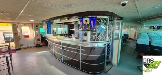 40m、320人乗りの客船を販売します