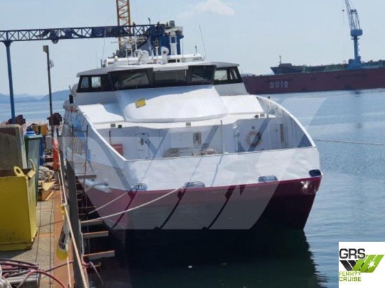 出售40米320座客船