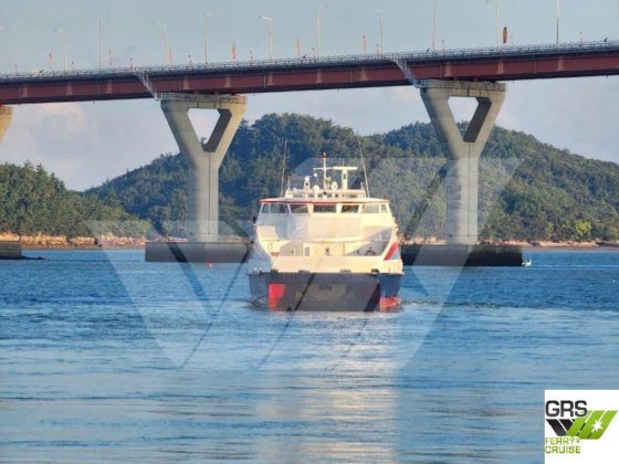 出售40米320座客船