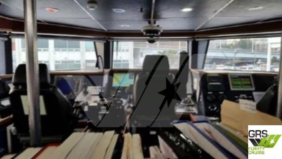 40m、320人乗りの客船を販売します