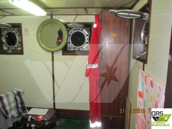 現状有姿、ベースあり、49m揚陸艇販売中