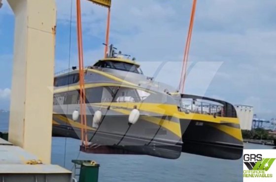 出售43米400座客船