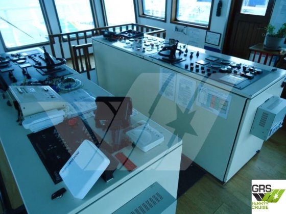 76mの旅客用RORO船を販売します