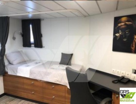 出售34米养鱼支援船