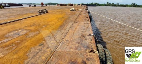 キーン・セラーズ 105m 27.43m ポンツーン