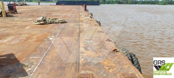 キーン・セラーズ 105m 27.43m ポンツーン