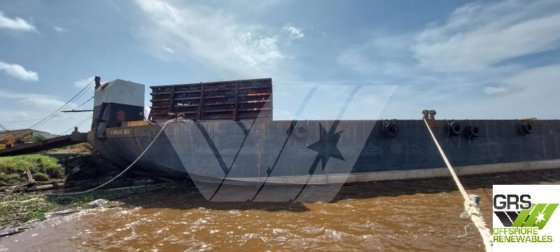 キーン・セラーズ 105m 27.43m ポンツーン