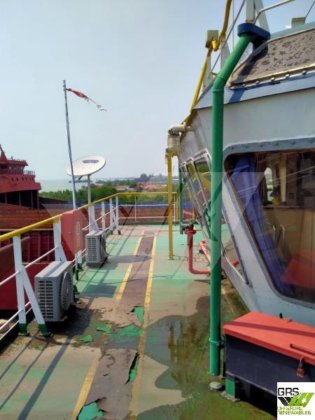 出售88米甲板货船