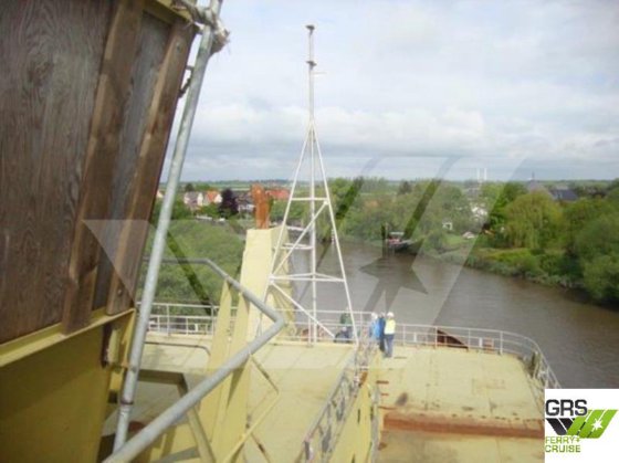 100米 载客量600人