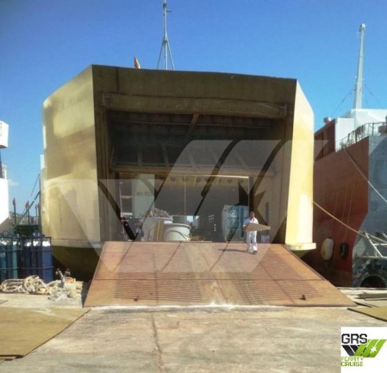 100米 载客量600人