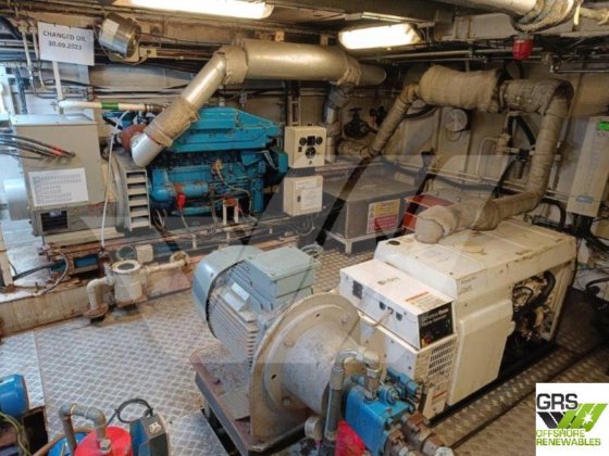 27m、15ノットの調査船を販売します