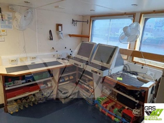 27m、15ノットの調査船を販売します