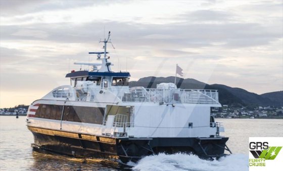 出售24米125座客轮