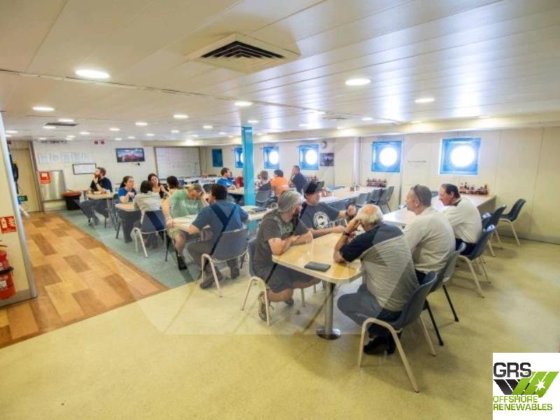 95米长、航速13.5节的勘测船出售