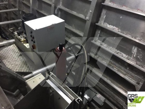 56m、450人乗りの客船を販売します