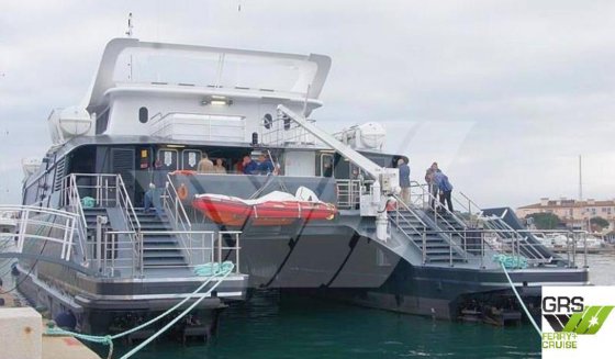 56m、450人乗りの客船を販売します