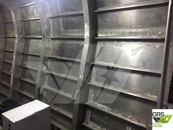 56m、450人乗りの客船を販売します