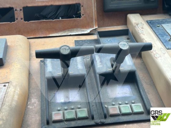 30米10座游艇出售