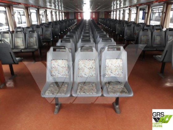 出售42米700座客船