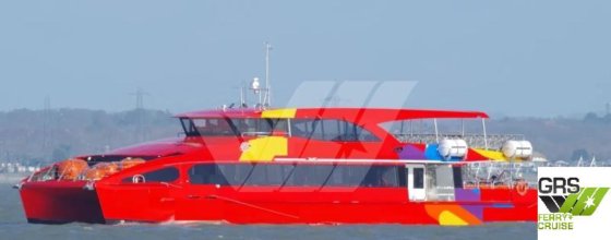 34m、298人乗りの客船を販売します