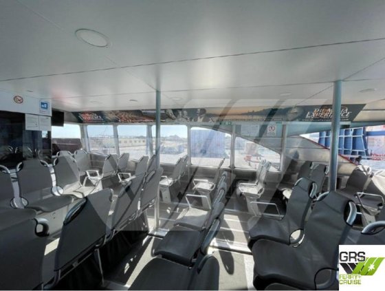 34m、298人乗りの客船を販売します