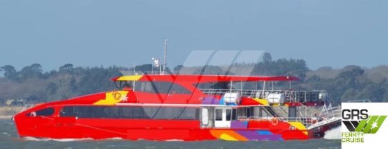 34m、298人乗りの客船を販売します