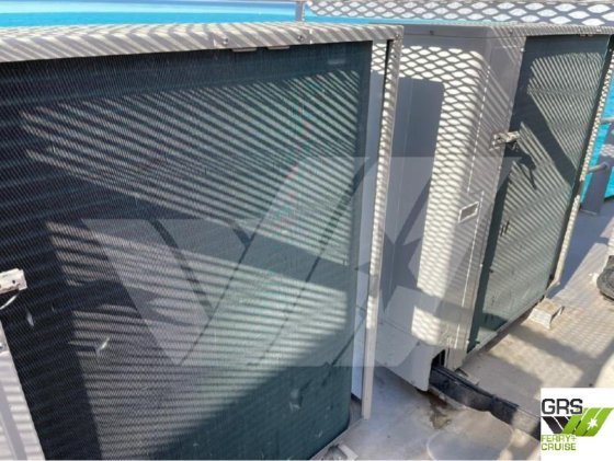 34m、298人乗りの客船を販売します