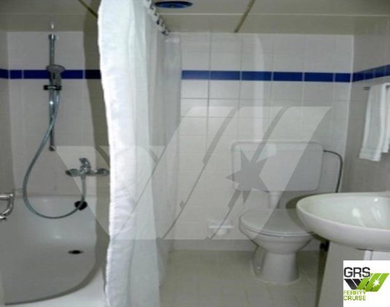 107m、182人乗りのクルーズ船を販売中