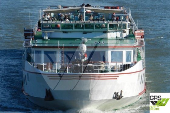 107m、182人乗りのクルーズ船を販売中