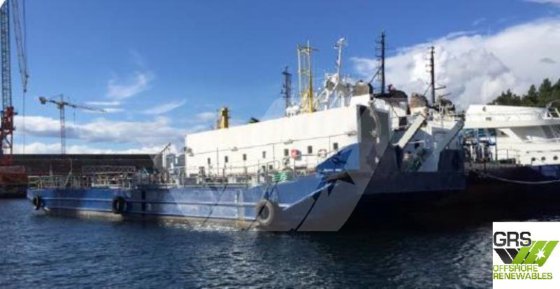 浅喫水作業台船(油回収タンク容量30m、10mポンツーン付き)