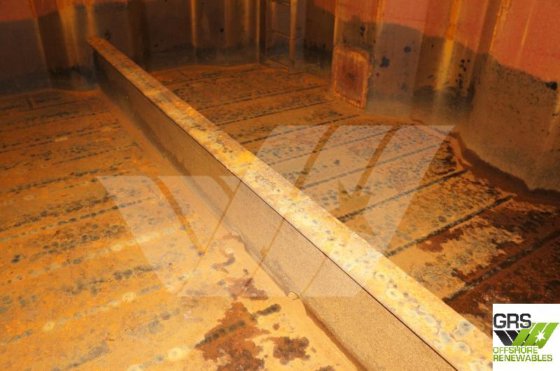 浅喫水作業台船(油回収タンク容量30m、10mポンツーン付き)