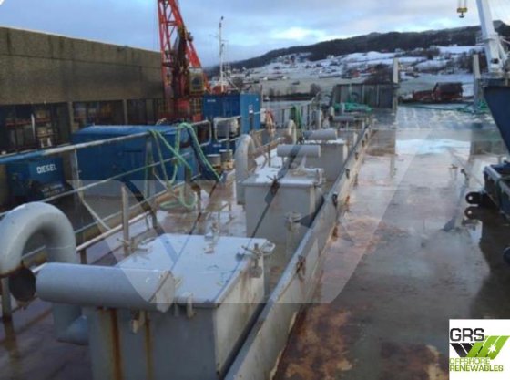 浅喫水作業台船(油回収タンク容量30m、10mポンツーン付き)