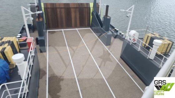 出售47米380座住宿船