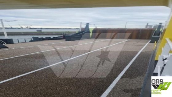 出售47米380座住宿船