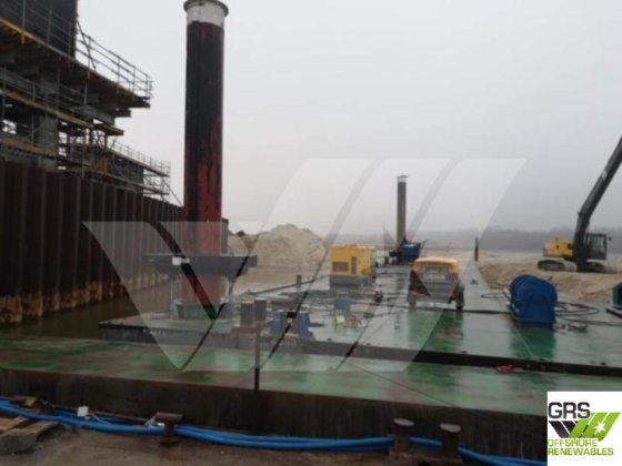 37米 14.63米 浮桥