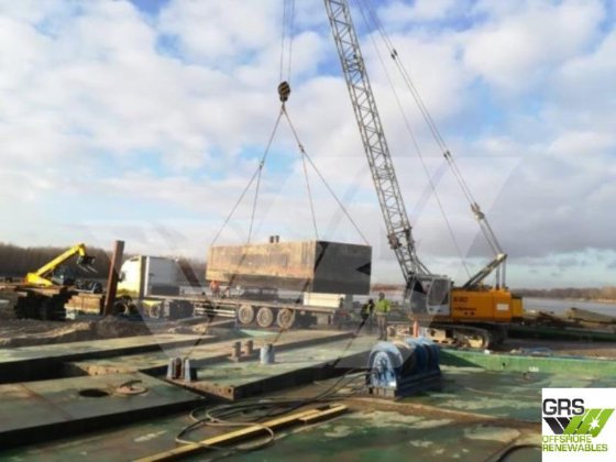 37米 14.63米 浮桥